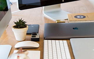 格子裤与高跟鞋的完美搭配—男装时尚新潮流